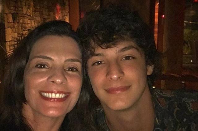 OiFelipe_Amorim's tweet photo. Helena Ranaldi faz 55 anos de idade hoje https://t.co/pIpeiS93NS