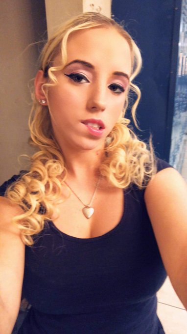 Aspen Romanoff’s pics and videos