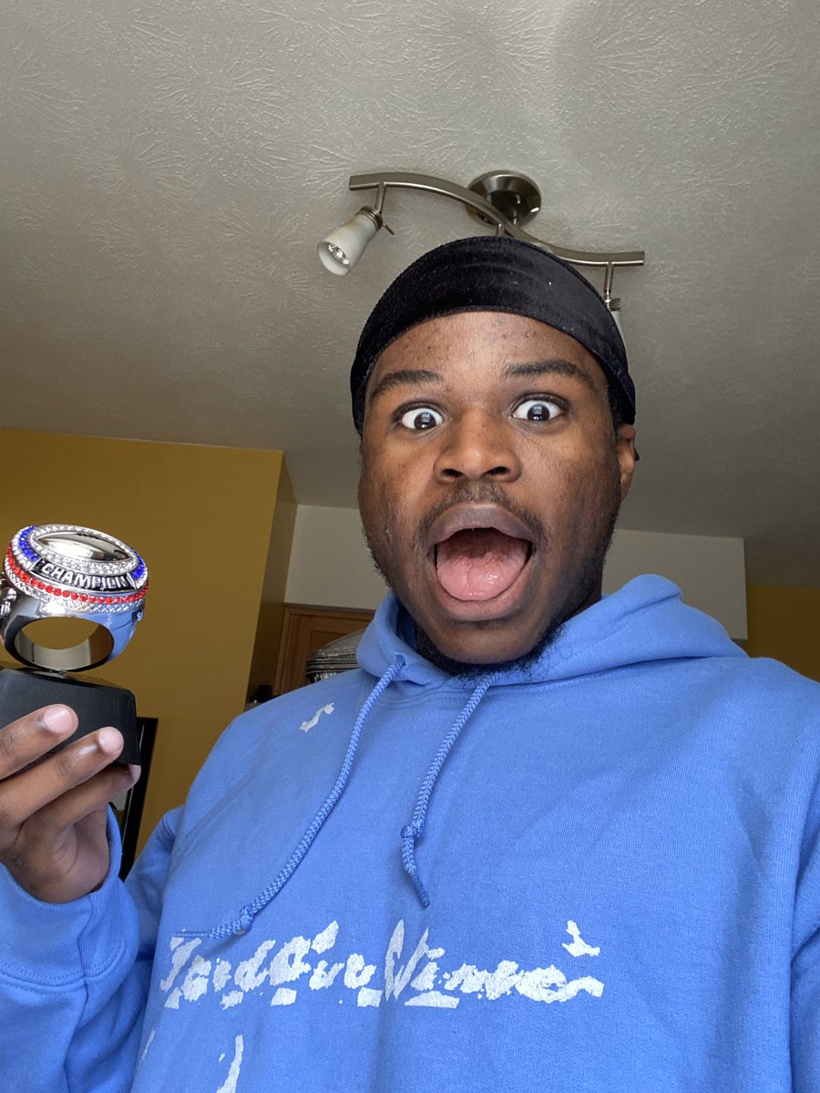 Sum_SB's tweet photo. Tongue ๐
out like โ1st Team.โ But the end result still a 1st Team โ๏ฟฝ๏ฟฝ๏ฟฝ. Congratulations to @chris.2elite again as gets set to defend his @wejustsporting title tomorrow. #NewBeginnings #ChampionsLeague #SpringOff ๐ฅ https://t.co/oyLexPTzVA