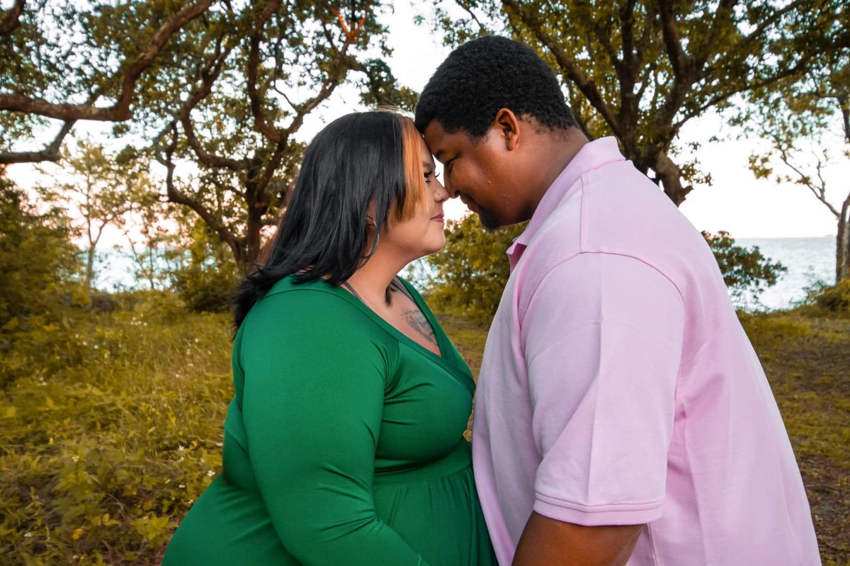 I got surprised with maternity pics for mothers day from my hubby. He is the best 🥰💕