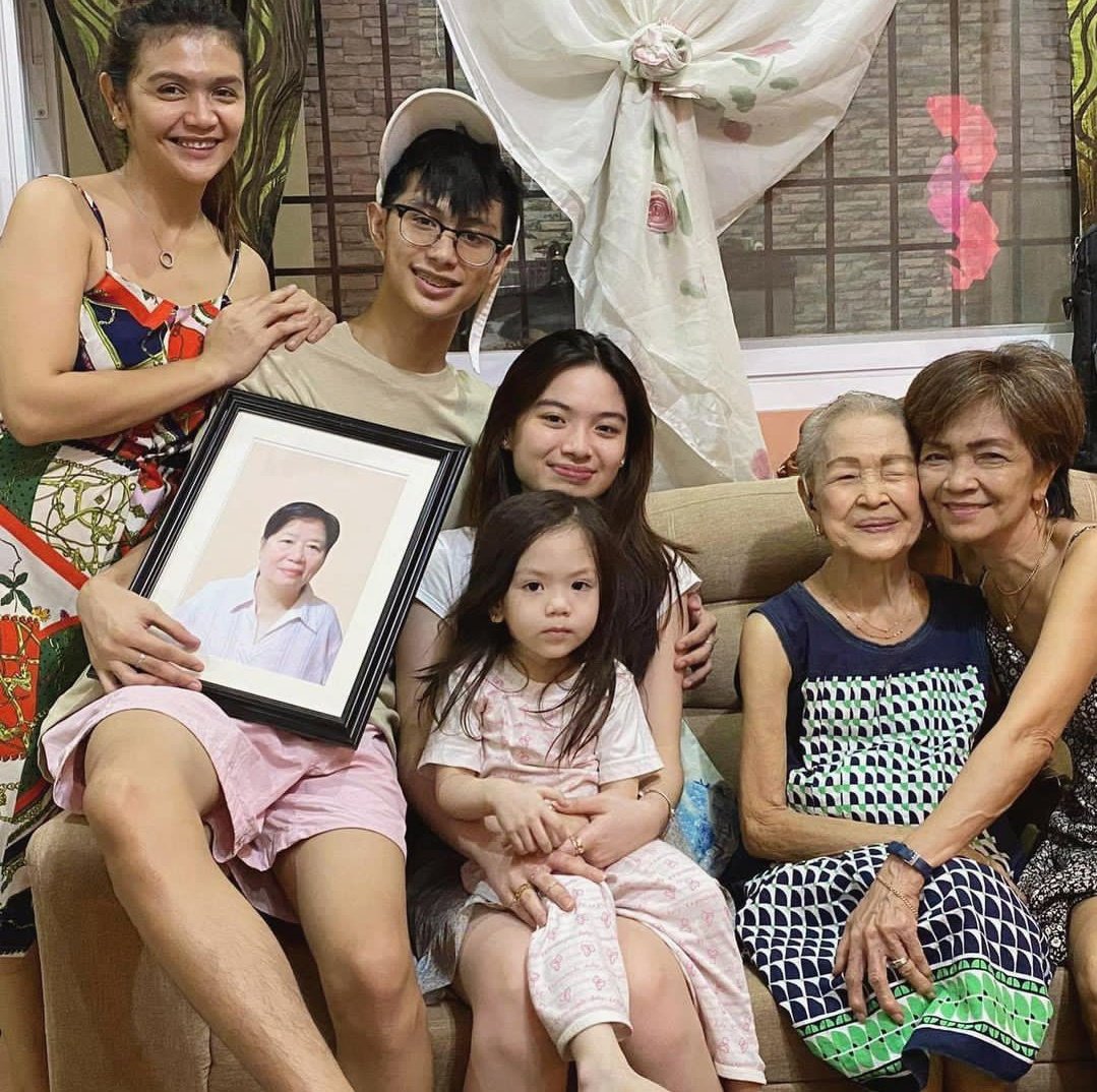 sushuesbff's tweet photo. “If you want to know if a guy is safe to date, see how he treats his mom.”

A man indeed. You are worth to stan boss @patrickyosh

I love Yosh fam❤️ @_paoocampo https://t.co/lRgNssD14F