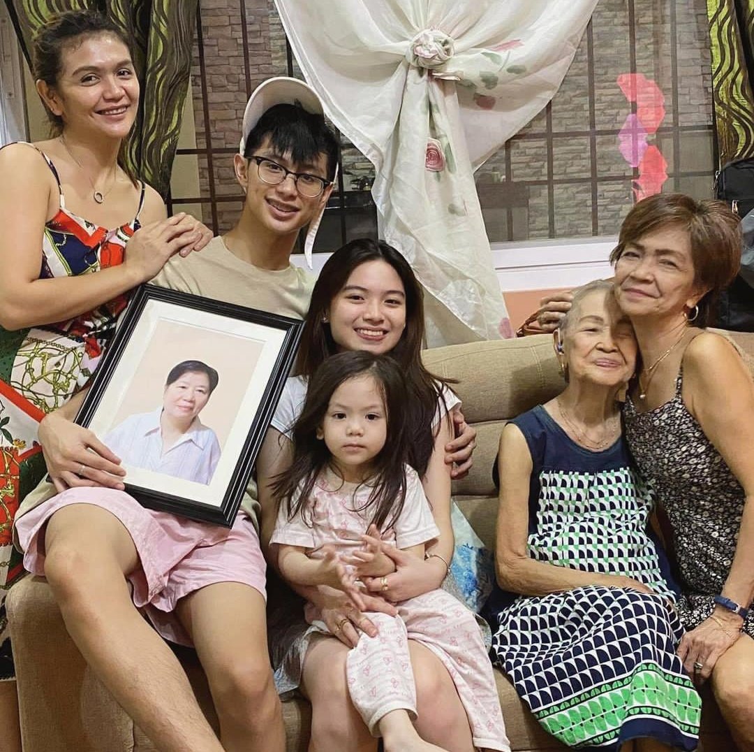 sushuesbff's tweet photo. “If you want to know if a guy is safe to date, see how he treats his mom.”

A man indeed. You are worth to stan boss @patrickyosh

I love Yosh fam❤️ @_paoocampo https://t.co/lRgNssD14F