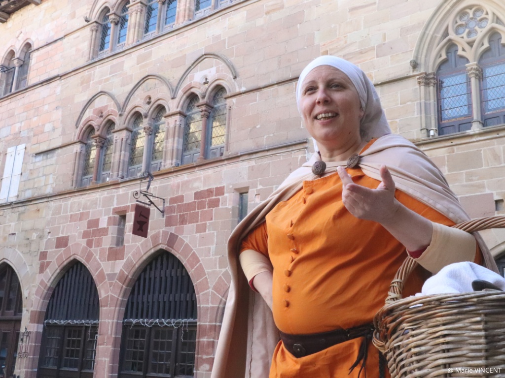 Visite insolite de Cordes au Moyen âge - Cordes-Sur-Ciel: Plongez au coeur du XIVè siècle, en plein âge d'or de "Cordoa" (Cordes-sur-Ciel) où tout au long de la visite notre guide (...) dlvr.it/S0H473