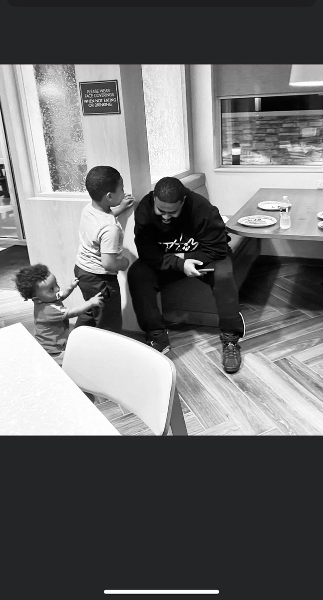 moMONEYzay's tweet photo. If it’s about mine ain’t a ni*** that I won’t check , run through your hardest homeboy you could go next #Menase #GoGetIt https://t.co/OunyWv9vFe