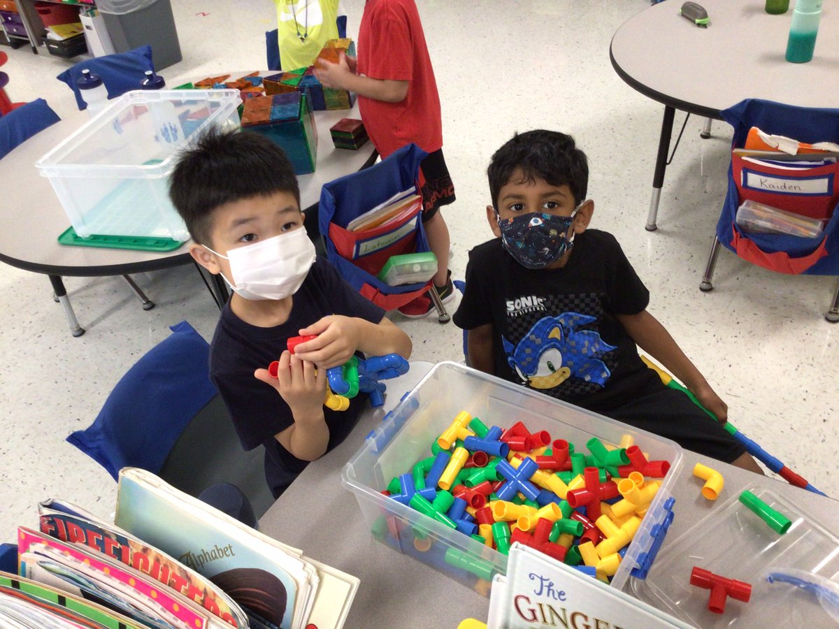 msconcannonbeu's tweet photo. R is for recess day. Due to the rain, we had to have an extra inside recess, but they didn’t mind! @BeulahRalphElem #cpsbest #actuallywecan #ABCcountdown #countdowntosummer #play #kindergarten #recess https://t.co/LzMF1z36Ui