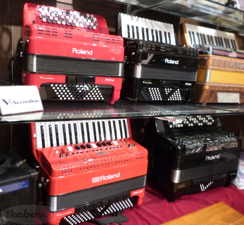 kenbando7's tweet photo. 【Vアコーディオン始めませんか😃】

鍵盤堂では『Roland V-Accordion』を取扱中！
ヘッドホンを繋げば深夜練もOK👌色々な音色で演奏を楽しめます！電子楽器ならではの楽しみ方が盛りだくさんですよ～🎶
おうち時間のお供にいかがでしょうか？😆

https://t.co/KvLXN394Rf https://t.co/vydjD1i5DM