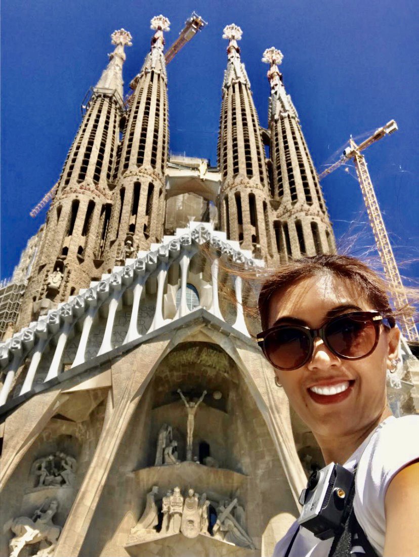 tamangcute's tweet photo. 𝐴𝑙𝑙 𝑖𝑡 𝑡𝑎𝑘𝑒𝑠 𝑖𝑠 𝑓𝑎𝑖𝑡ℎ 𝑎𝑛𝑑 𝑡𝑟𝑢𝑠𝑡 ⛪️
.
.
.
#blessedsunday #lasagradafamilia #barcelona #spain #moodysvacay #travel #traveldiaries #traveltheworld #travelgram #moodysineurope #wheninbarcelona https://t.co/qDA2gzSOMp