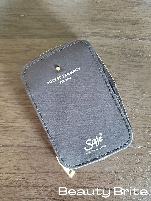 beautybrite's tweet image. I am excited to add the Saje Pocket Farmacy because it comes in a beautiful and handy zippered case!

Read more 👉 lttr.ai/hHH7

#ComfortableWorkspace #Aromatherapy #LaptopTowerStand