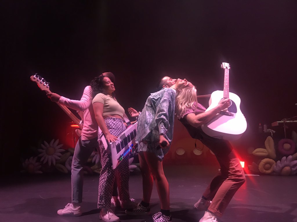 HappyMegzz's tweet photo. I just wanna be here right now... 😪
@juliamichaels #IMT19 https://t.co/LpM2uppvoY