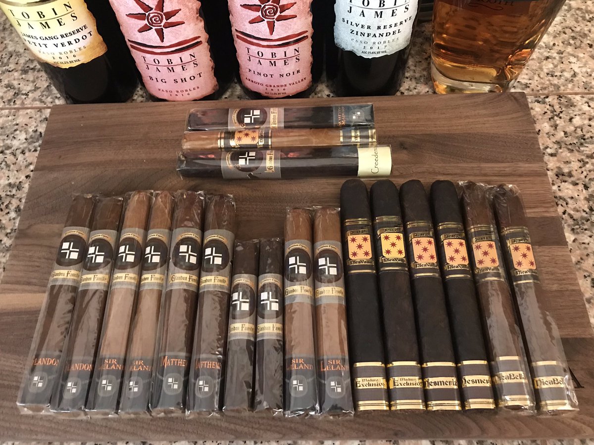 🔵 #MemorialDay #FathersDay 🔝🔚 Super Special Deal 🔵
▪️
2- #Glandon
2- #SirLelandConn
2- #Matthew
2- #MightyMatthew
2- #SirLelandHab
2- #Exclusivo
2- #Mesmerize
2- #NicaBella
&amp; FMH
1- #ScottishMaduro
1- #Tempranillo
1- #Creedence PR
•
19- SCG’s for $200. DeliveredUS
DM to buy