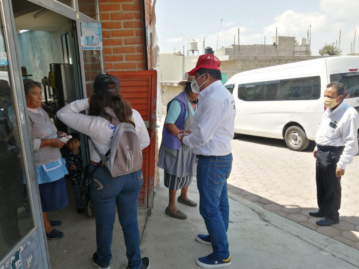 Jose_Cano_4's tweet photo. 📌 Junto a mi amiga, la candidata a presidenta municipal de #Calpan, Consuelo Jiménez Asomoza, recorrimos casa por casa dando a conocer nuestras propuestas, agradezco a todas y todos por brindarnos su tiempo y escucharnos con atención. 🙌🏻 

 #VaxPuebla https://t.co/yqgS9LLU6r