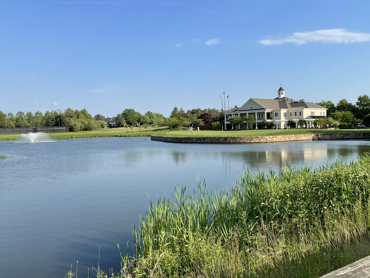 kirstenly's tweet image. Caught a breeze...late afternoon escape from today’s heat/humidity. #virginiaspring #dvcc