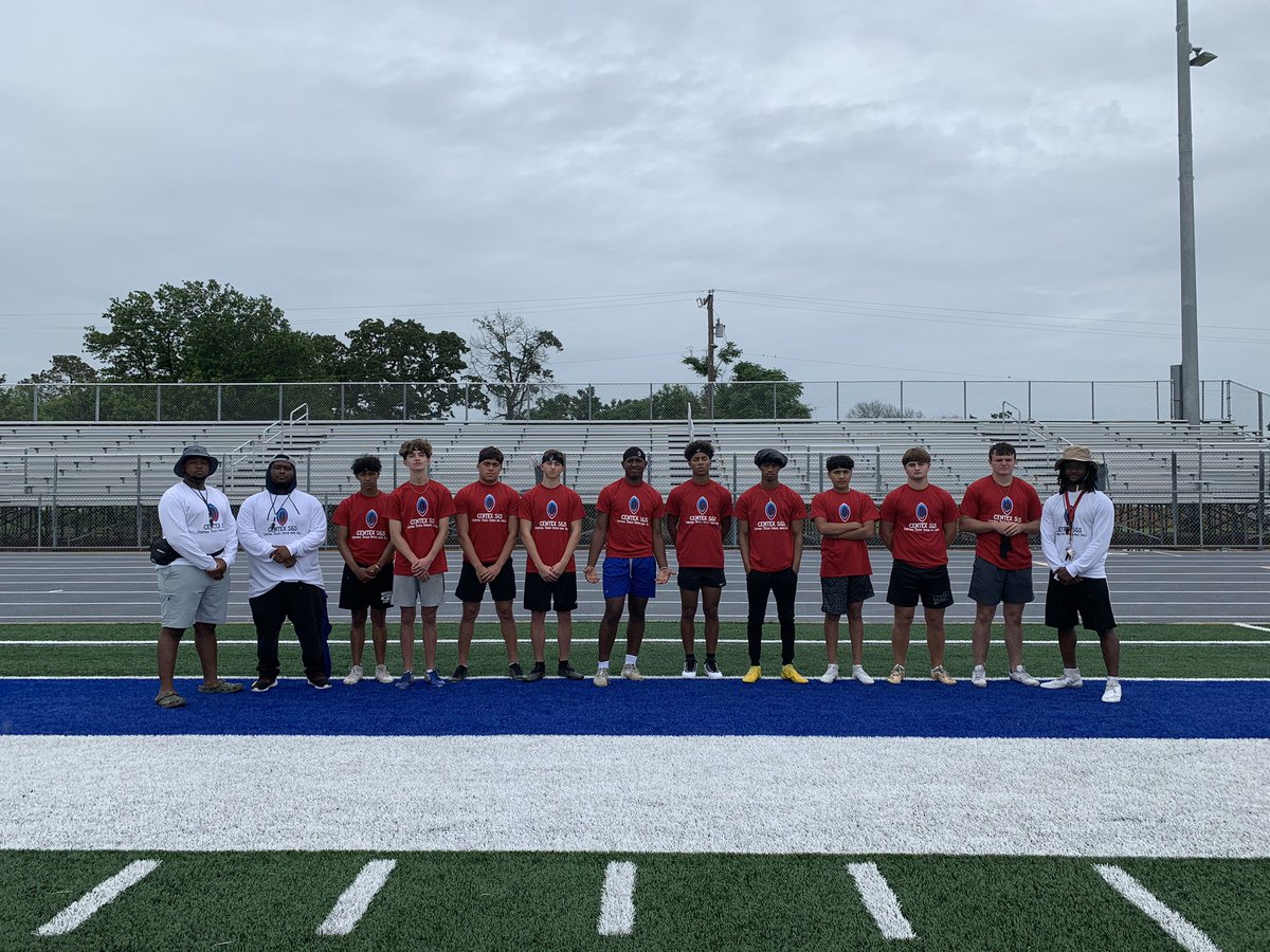 TexasSkill's tweet photo. And the winners for compete week who won the competition portion of the event and the 7v7 team Red led by captain @jacerob9 and the 7v7 @JeremiahGurode congrats to you all for participating and winning the event #competeweek #earnednotgiven https://t.co/mKlcwWcfIa