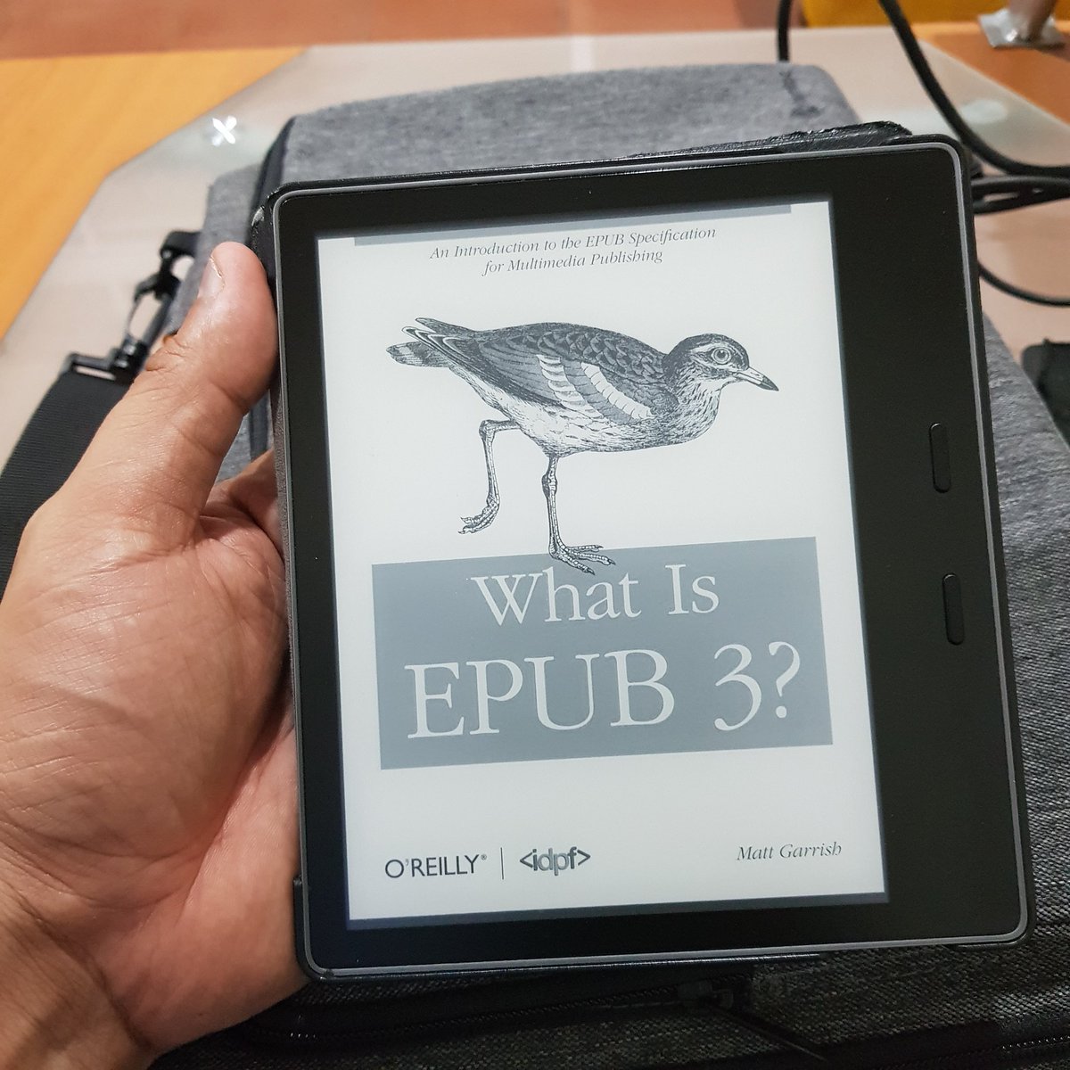 JorgeEscobar's tweet image. I&apos;m going back to the #WritingCommunity I&apos;m learning about #epub3 since👨🏿‍🏫 @AmazonKindle accepted that formating for books. I think it&apos;s time I get to work with it and write books on epub3.👨🏿‍💻
I love solving problems with code and programming. So I think this is going to be fun 😁