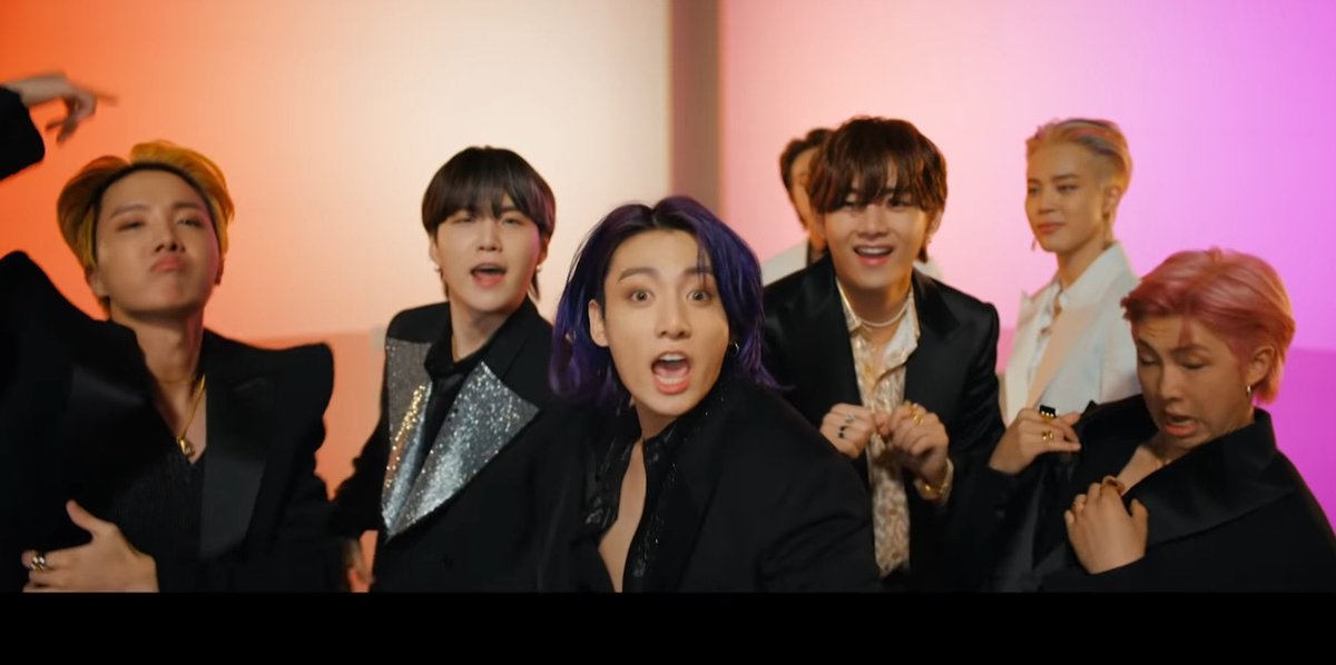 JungkookiesV84's tweet photo. I’m voting for @BTS_twt for #BillboardTNT https://t.co/2AfSSNhPa3
