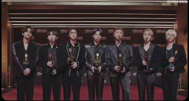 Sammy67065216's tweet photo. #BTS #BTSARMY #BTS_Butter #BBMAs #BTSPavedTheWay #BTSTNT
DALE GENTEEEE hay que demostrar el poder de nuestro FANDOOOOMMMMM https://t.co/ng5SEZYtIh