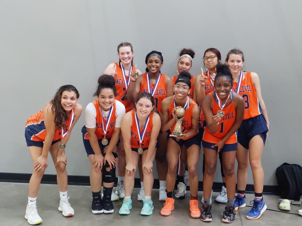 2024 Oklahoma Aces bringing back the championship from Texas! I promise you this, they are exciting to watch! @PassThaBallLive <a href="/sheloveshoops/">sheloveshoops</a> <a href="/_girlsgotgame/">GirlsGotGame</a> <a href="/girlzprepreport/">Girlz Prep Report</a> <a href="/PGHOklahoma/">Prep Girls Hoops Oklahoma</a>