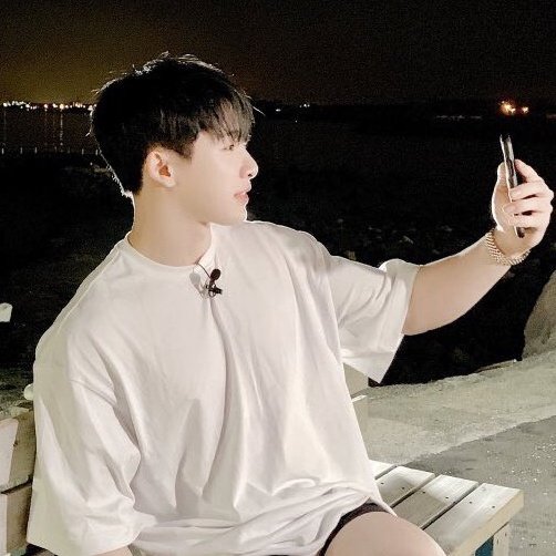 leehyungchaewon's tweet photo. I wonder if that shirt is still look big on him hihi https://t.co/DaV6m3B2YL