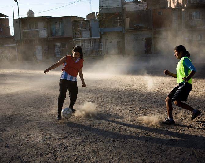TribuRanquel_'s tweet photo. Y en el día de nuestro aniversario, el día que se creó esta tribu, queremos que sobren los motivos para festejar. Y por eso, nos gustaría desearle un feliz día a todas las futbolistas, en especial a nuestras estudiantes del instituto 86. Sigamos luchando, sigamos creciendo 💪💚💜 https://t.co/V5VPcYSCOv