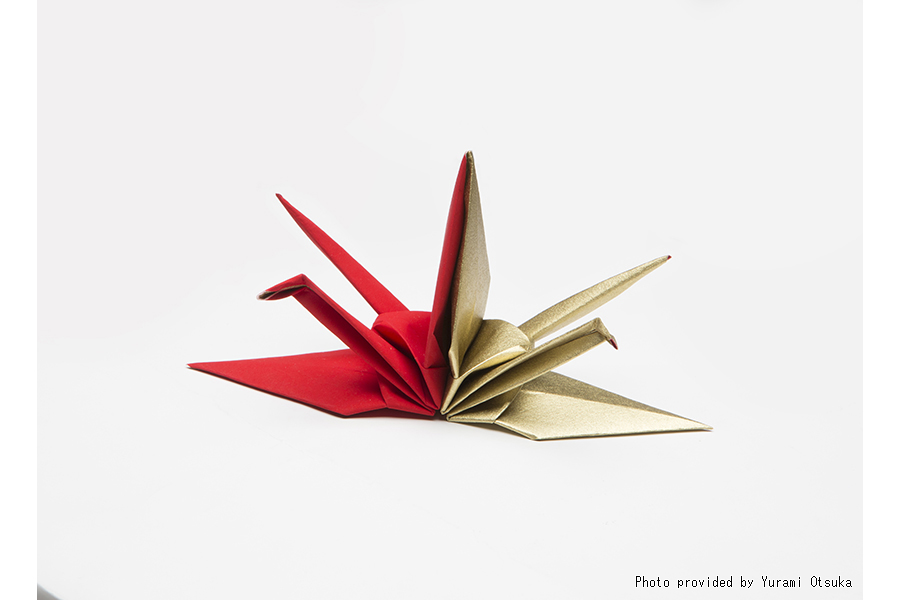 Web_Japan's tweet photo. Cranes have been a familiar motif in the traditional Japanese pastime of #origami since ancient times. This article guides you through the world of #renzuru, linked origami cranes made from a single sheet of paper.
https://t.co/cMEdW2pJLo
#WebJapan #TrendsInJapan #Design https://t.co/RZpQWjG29T