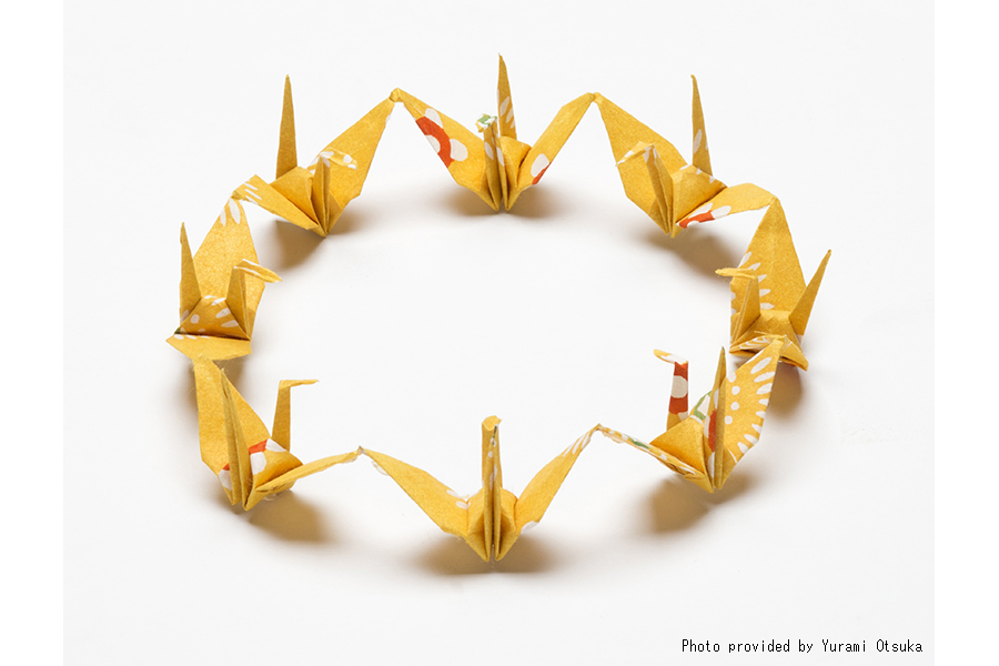 Web_Japan's tweet photo. Cranes have been a familiar motif in the traditional Japanese pastime of #origami since ancient times. This article guides you through the world of #renzuru, linked origami cranes made from a single sheet of paper.
https://t.co/cMEdW2pJLo
#WebJapan #TrendsInJapan #Design https://t.co/RZpQWjG29T