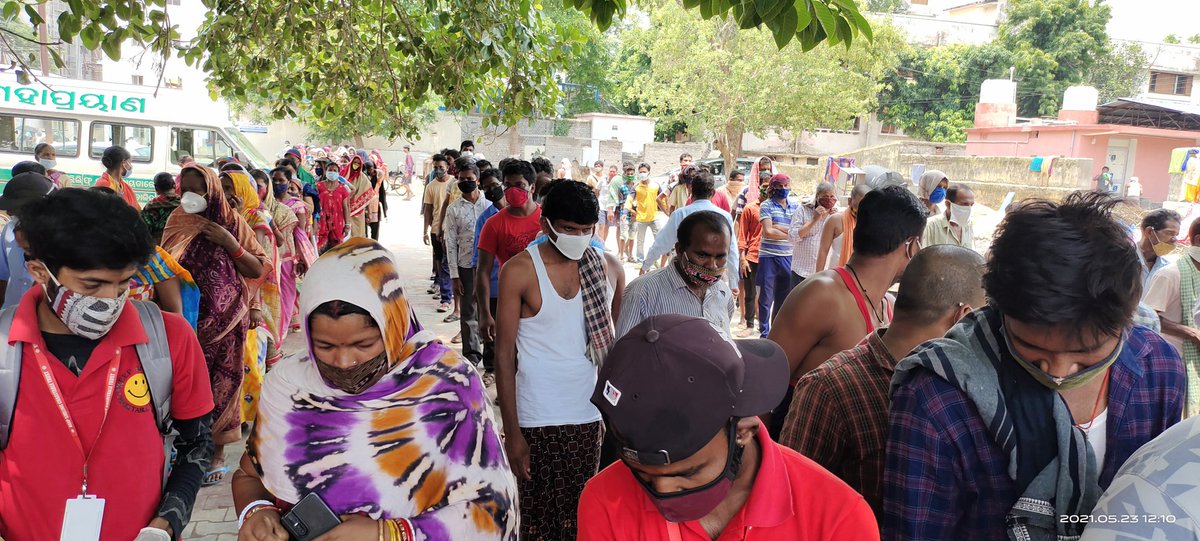 KSCT_ODISHA's tweet photo. #fooddistribution 
#SCBMedical
#helplesspeople 
#500packetbiriyani
#Cuttack 
23.05.2021
@CMCCuttack @AnubhavMohanty_ @AnanyaDasIAS @CMO_Odisha @dcp_cuttack @otvkhabar @kanak_news @NEWS7Odia @Dudulswain https://t.co/xIT7bdDree