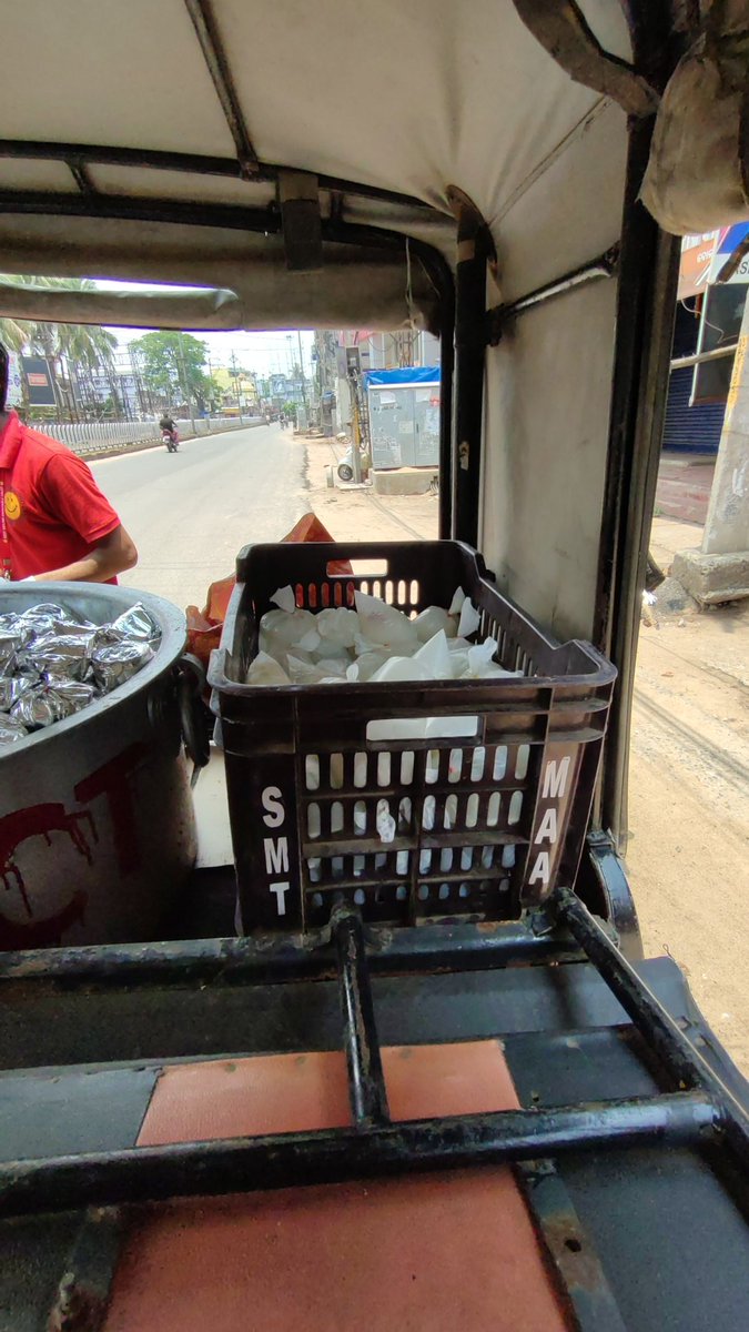 KSCT_ODISHA's tweet photo. #fooddistribution 
#SCBMedical
#helplesspeople 
#500packetbiriyani
#Cuttack 
23.05.2021
@CMCCuttack @AnubhavMohanty_ @AnanyaDasIAS @CMO_Odisha @dcp_cuttack @otvkhabar @kanak_news @NEWS7Odia @Dudulswain https://t.co/xIT7bdDree