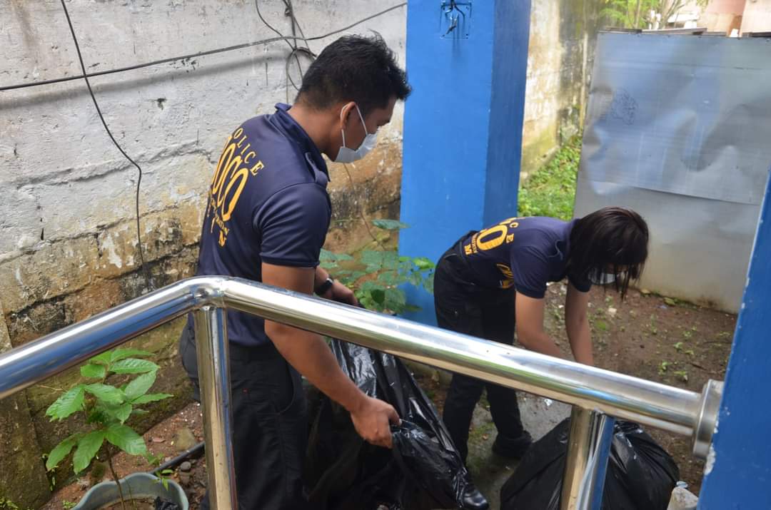 misoccpclo's tweet photo. Mis.Occ PCLO led by PCPT GERALINE D ABALDE, Assistant  Chief, under the supervision of PLTCOL AILEEN U BERNIDO, Provincial Chief, conducted fatigue duties and clean-up drive in the vicinity of this office.
#TeamPNP
#WeServeAndProtect
#PNPKakampiMo https://t.co/spaeYI4VQL