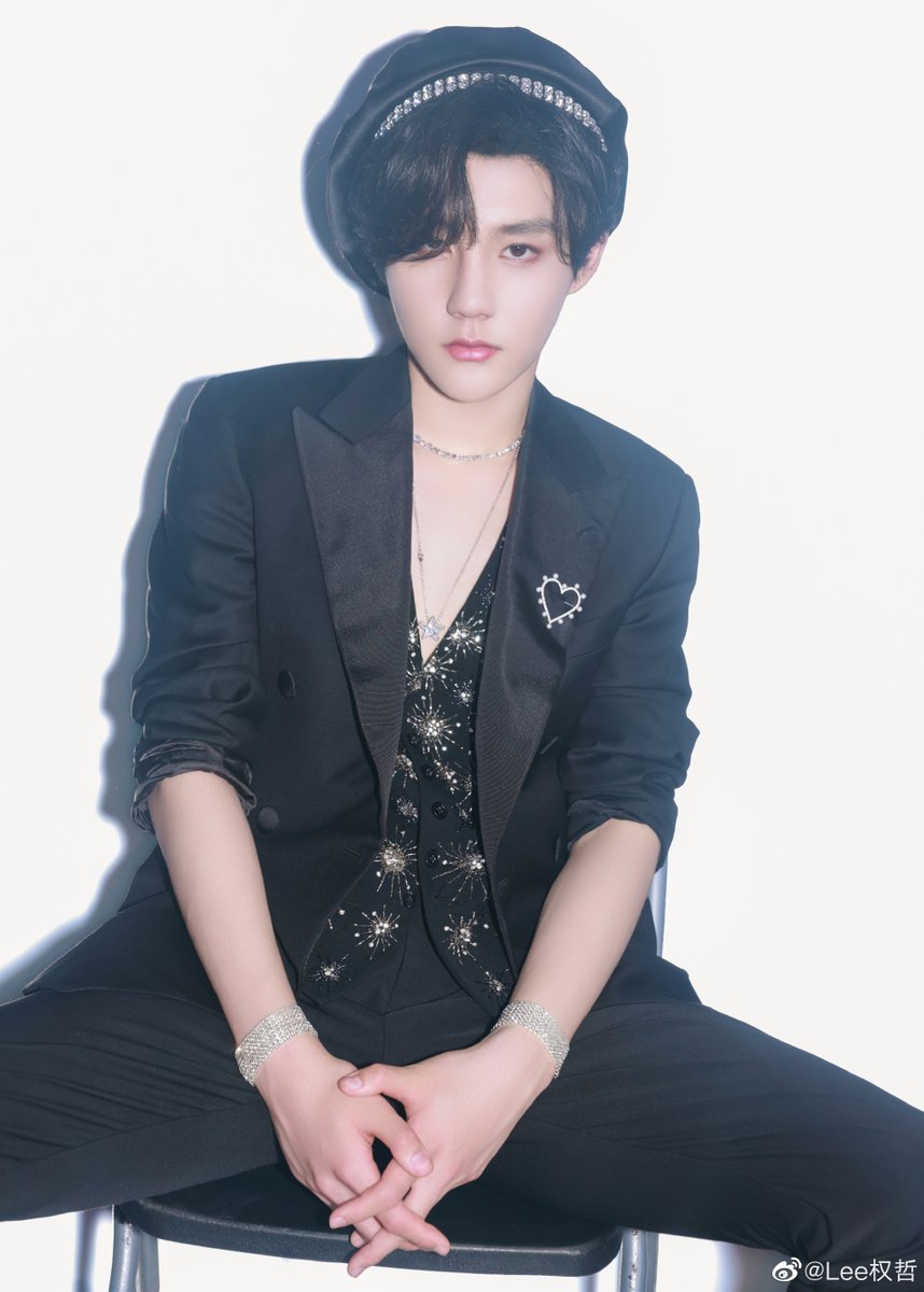 quanzhebr's tweet photo. [#WEIBO] 08.05.21 - Atualização do Quanzhe em seu weibo: "Obrigado, obrigado, obrigado, obrigado Monica~ Espero que todos ouçam no #YouthAndMelody#'. [1/2]

#LiQuanzhe #李权哲 #NEXT https://t.co/SvCcMhSJo2