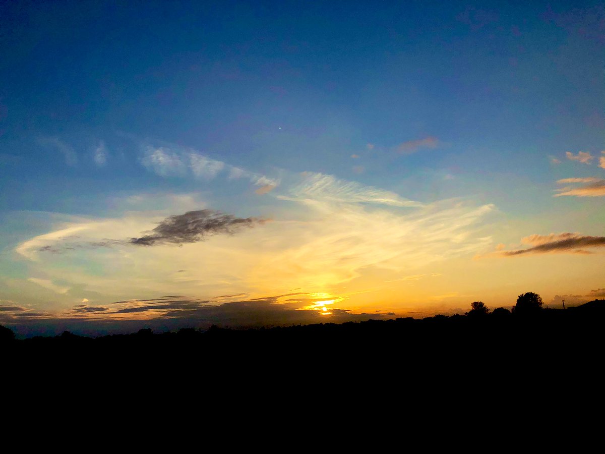 jvillalpandoc's tweet photo. Even if heaven and earth collide tonight
we'll be all alone in a different light
I don't care what the world can't see
It's just between you and me. https://t.co/JswYYjV791