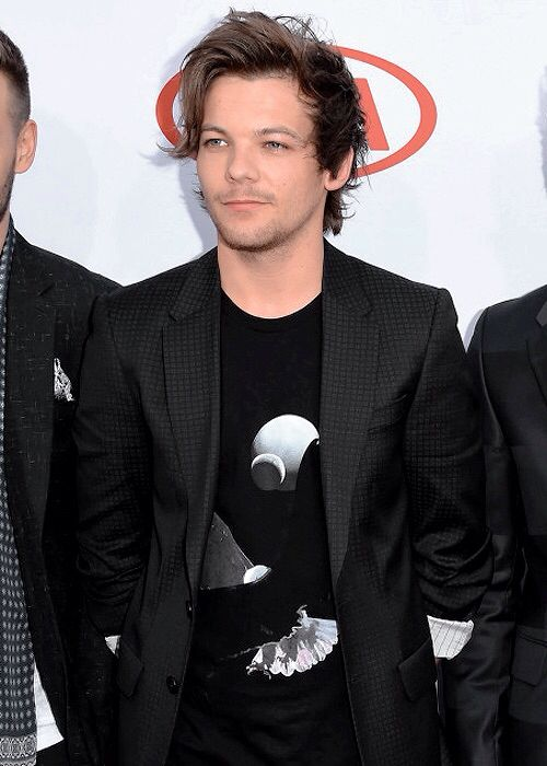 dang94s's tweet photo. buen momento para recordar lo hermoso que estaban  louis y harry en los  #BBAMAs  2015 https://t.co/3WY2cNGull