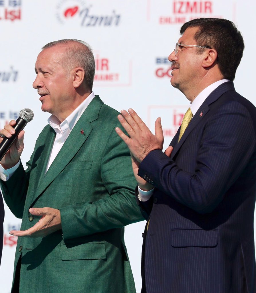 ZeybekciNihat's tweet photo. İmam-ı Şafi'ye sormuşlar; Fitne zamanı hakkı tutanları nasıl anlarız?
Demiş ki: "Düşman okunu takip ediniz, o sizi hak ehline götürür."

#ErdoğanlaBirlikteyiz
@RTErdogan https://t.co/4wxToqeiJy