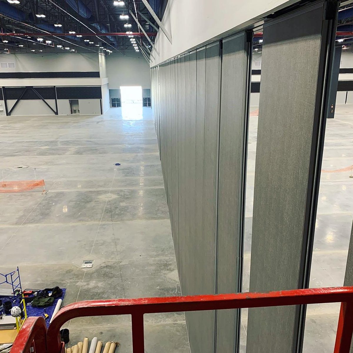 aa_wall_cover's tweet photo. A&amp;A Wall Cover, specialist recovering and maintaining operable partition systems. With 25+ years of experience.

Improve the performance of your #operablepartitions WITH @aawallcoverllc 

OUR SERVICES ARE AVAILABLE IN WORLDWIDE 🌎 https://t.co/3SYTfP862Q
