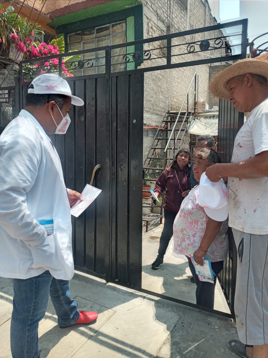 DrMachad1's tweet photo. #Recorrido por la colonia Jalalpa, los ciudadanos conocieron nuestras propuestas de educación y salud y nos comentaron su inconformidad por la mala administración actual.  #DistritoXVIII #ÁlvaroObregón #CDMX https://t.co/WbHYJHum7p