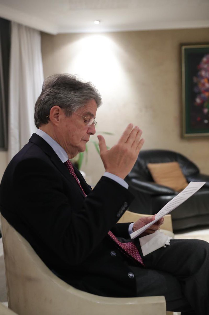 LassoGuillermo's tweet photo. Entre reuniones, preparándonos para mañana. https://t.co/LyEPjhPJJC