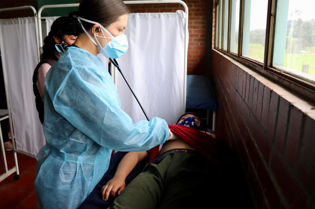 FuerzaAereaCol's tweet photo. #YoProtejoMiPaís | Jornada de atención médica gratuita, benefició a cerca de 400 habitantes de Tausa, Cundinamarca.
Más cerca de la comunidad gracias a @TAlcaldia, su @FuerzaAereaCol y Profesionales Oficiales de Reserva.
➡️https://t.co/jfcMEfEFoV
#MiFuerzaAérea🇨🇴#CAMAN #PORFAC https://t.co/jcmaYg9ZAf