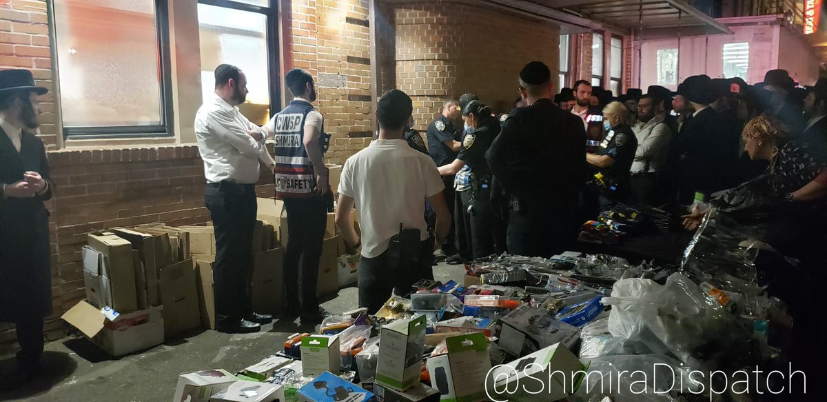 ShmiraDispatch's tweet photo. Photo: 1 Under by @CWSPshmira @NYPD66Pct for Assault. #GreatJob https://t.co/7ytjWPrUni