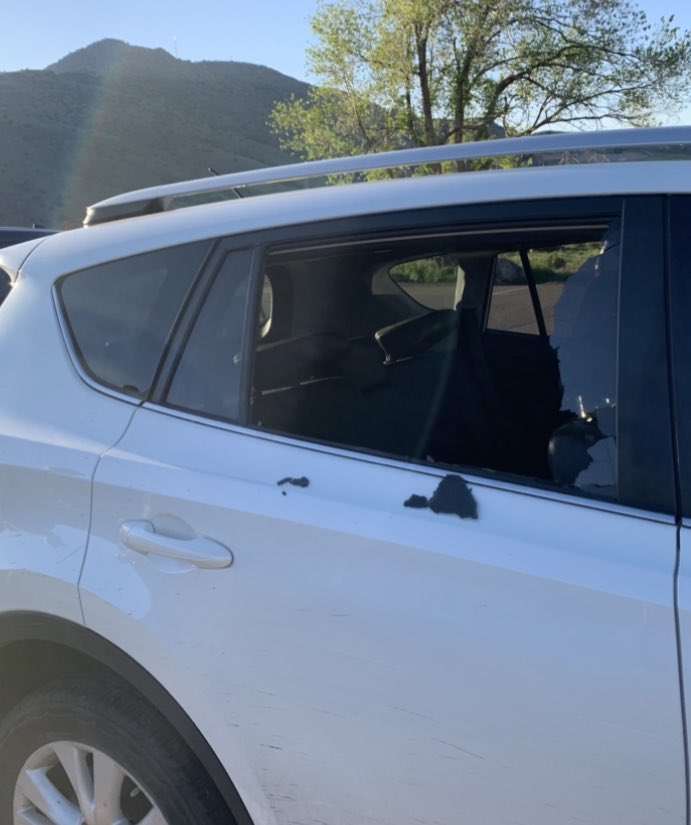 MorrisonPolice's tweet photo. 3 vehicle trespasses at Mount Falcon Park between 6 and 7 pm this evening. 

Please do not leave any thing of value while you are away. Leave it all at home. 

If you see suspicious persons hanging out or sitting in their car (not hiking), call @jeffcosheriffco non-emergency line https://t.co/gUmz8fdJQK