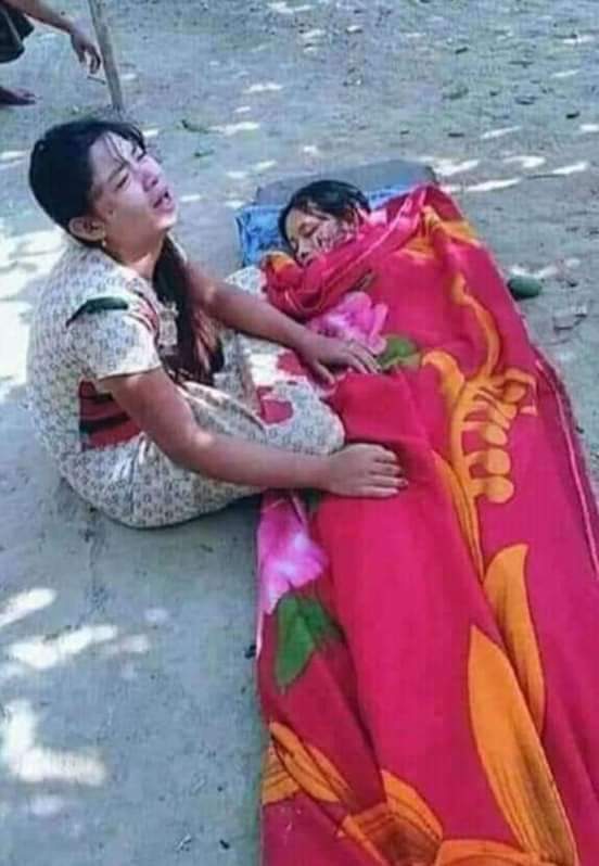 Nandar02868542's tweet photo. ရက်စက်လိုက်ကြတာဗျာ 😢 ဒီပုံတွေကို
တစ်ကမ္ဘာလုံးသိအောင် ရှယ်ပေးပါခင်ဗျာ
😢 🙏🙏🙏
#pleasehelpmyanmar
#savemyanmar2021
#speakout
#SpeaksGSkinEssentials
#crd
#WhatsHappeningInMyanmar https://t.co/AfZ1ZjLegR