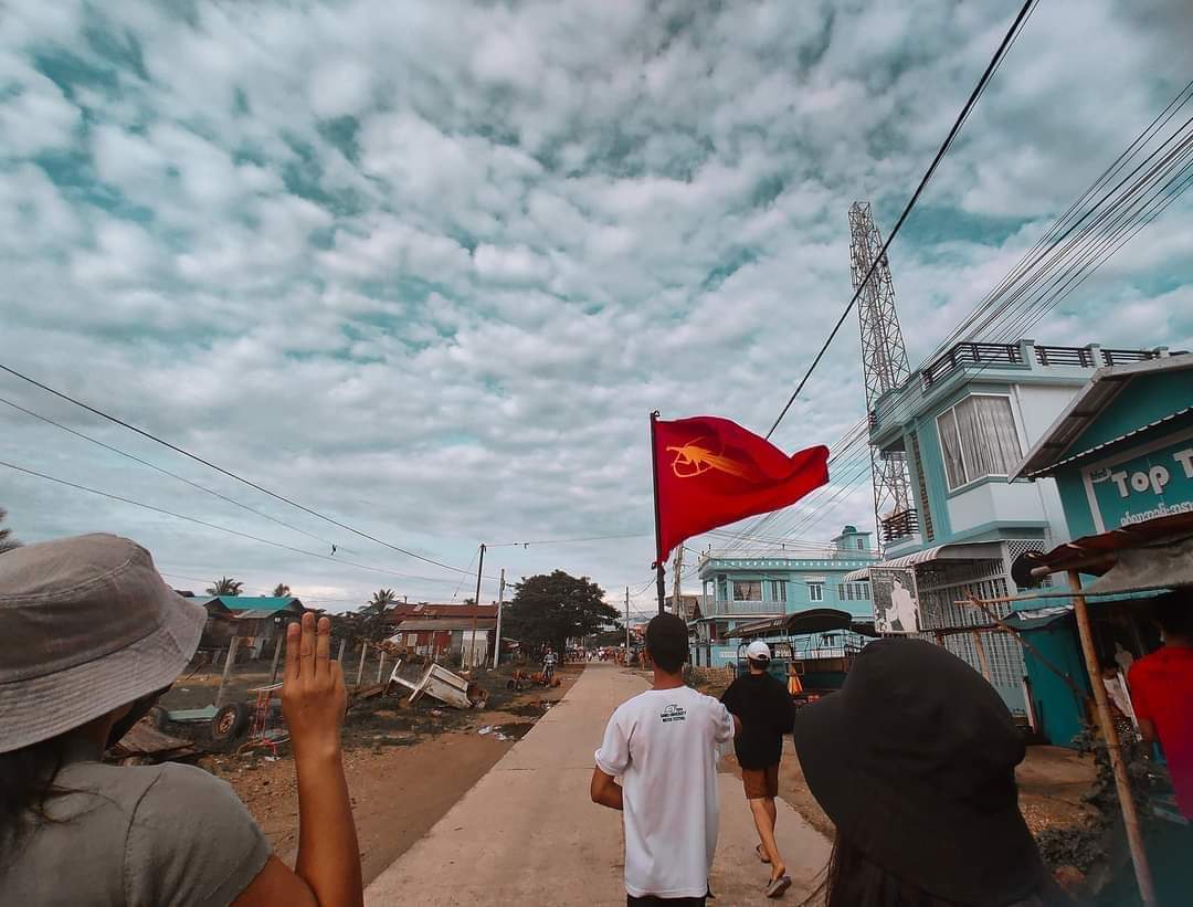 AyAg777's tweet photo. Anti-Coup strike by youths from Dawei tsp,Tanintharyi on May 24 this morning
#May24Coup
#WhatsHappeningInMyanmar https://t.co/yim1OcdHXV