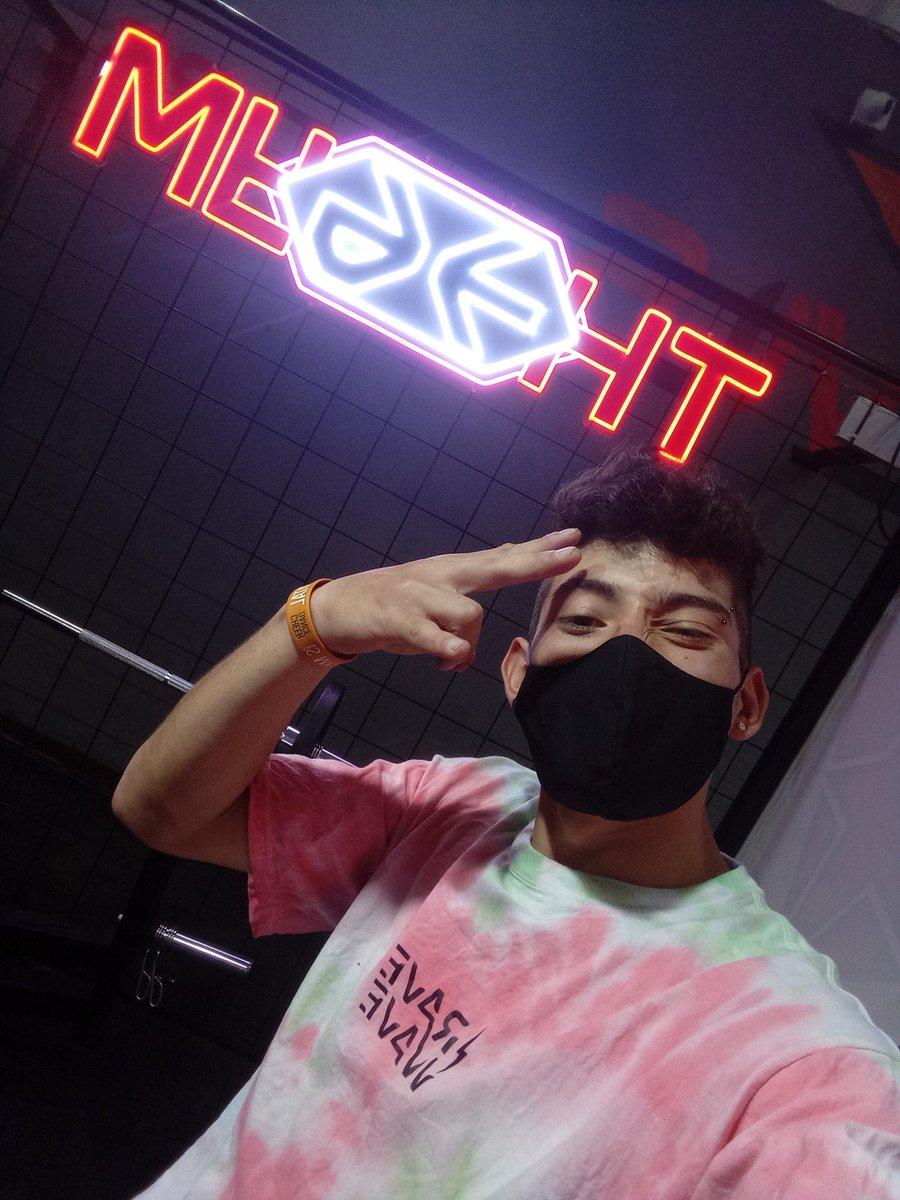 DavidMatta24's tweet photo. Hoy estuvimos en la inauguración #TheGym en el gimnacio de Devils
#RaveWave https://t.co/1BBADkwCMR