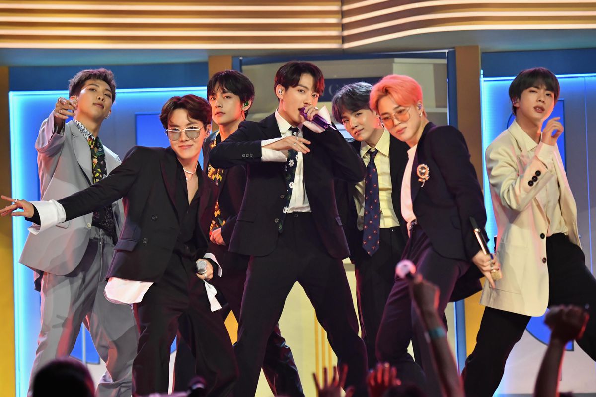 Jeongguklogy's tweet photo. BTS tiene la mayor cantidad de presentaciones en BBMAs para un acto asiático.

2018 - Fake Love 
2019 - Boy with Luv
2020 - Dynamite
2021 - Butter

#ButterLiveDebut @BTS_twt https://t.co/5jFXzYuuH0