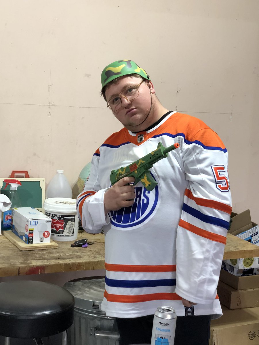 OilersJohn's tweet image. Jake is ready for war in overtime!  #LetsGoOilers @Jakesnotfunny
