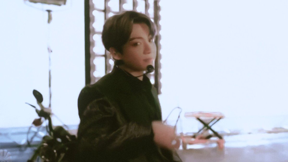 taekook𑁤 tweet media