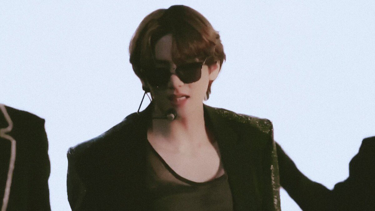taekook𑁤 tweet media