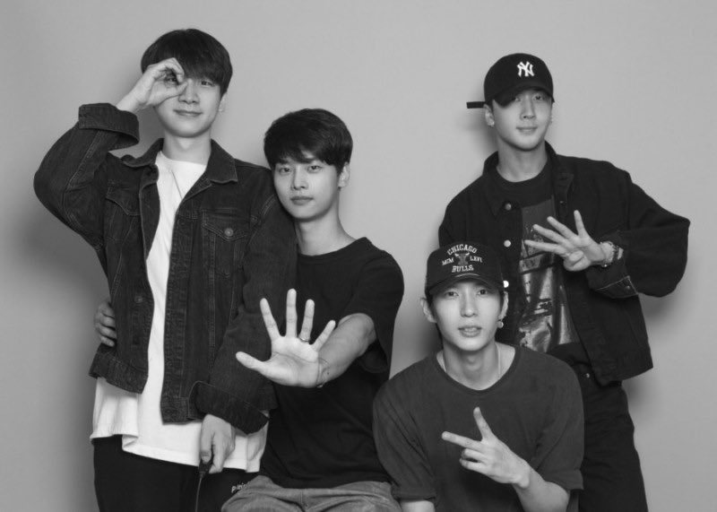 oingcha's tweet image. 💛 #VIXX9thAnniversary 💛

휴트여도 9주년은 못..참..지..
 
빅스 9주년 너무 축하하고 너무 고마워 
누가 뭐래도 항상 최고야 
사진에 없는 우리 째니까지 
우리 오래보자❤️

 #빅스 #VIXX #데뷔9주년 #9주년 #HAPPYVIXXDAY
#VIXX9thAnniversary
#빅스와_9년째_걷고있다
