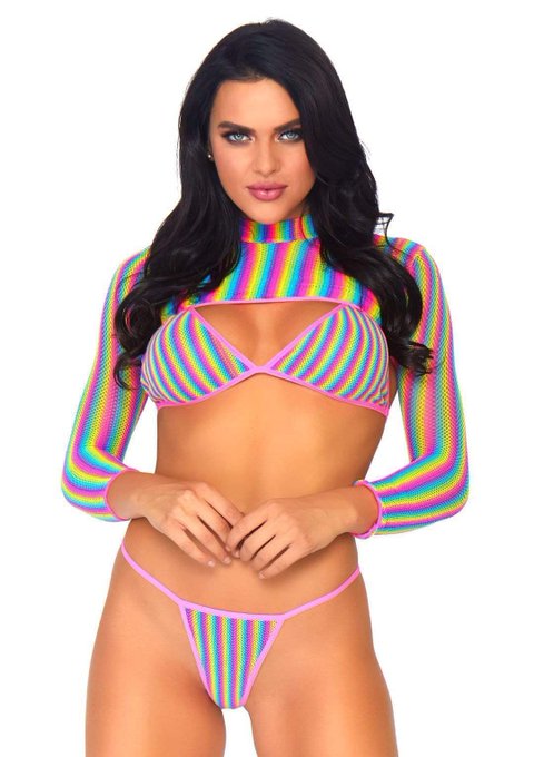 This must be the outfit most shot/ worn in porn history!! Can we ban it? https://t.co/c4Hf5F0W6q