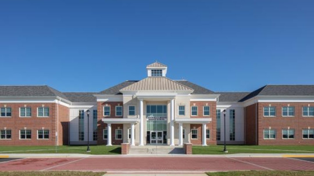 EduRecruiter302's tweet photo. @AppoSchools newest middle school, Cantwell Bridges Middle School is set to open next year. Principal @NickHoover8100 is building a championship staff and is looking to fill some key positions. Interested in joining the team? Please visit us at https://t.co/EgPKlUh2T5 to apply. https://t.co/CwkalFFe20