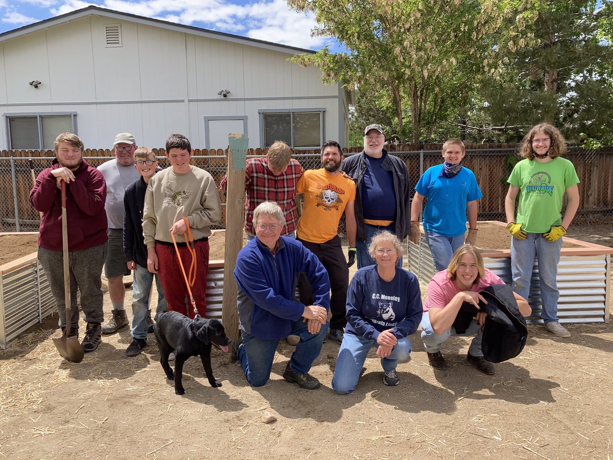 SESCheetahs's tweet photo. Thank you Zach Mahler, Boy Scout Troop 495 of Gardnerville and your families for our beautiful new garden boxes! We love them! #dcsdlrnr #community #boyscouts #gardnervillenv #carsonvalley https://t.co/3c4v8gZEEP