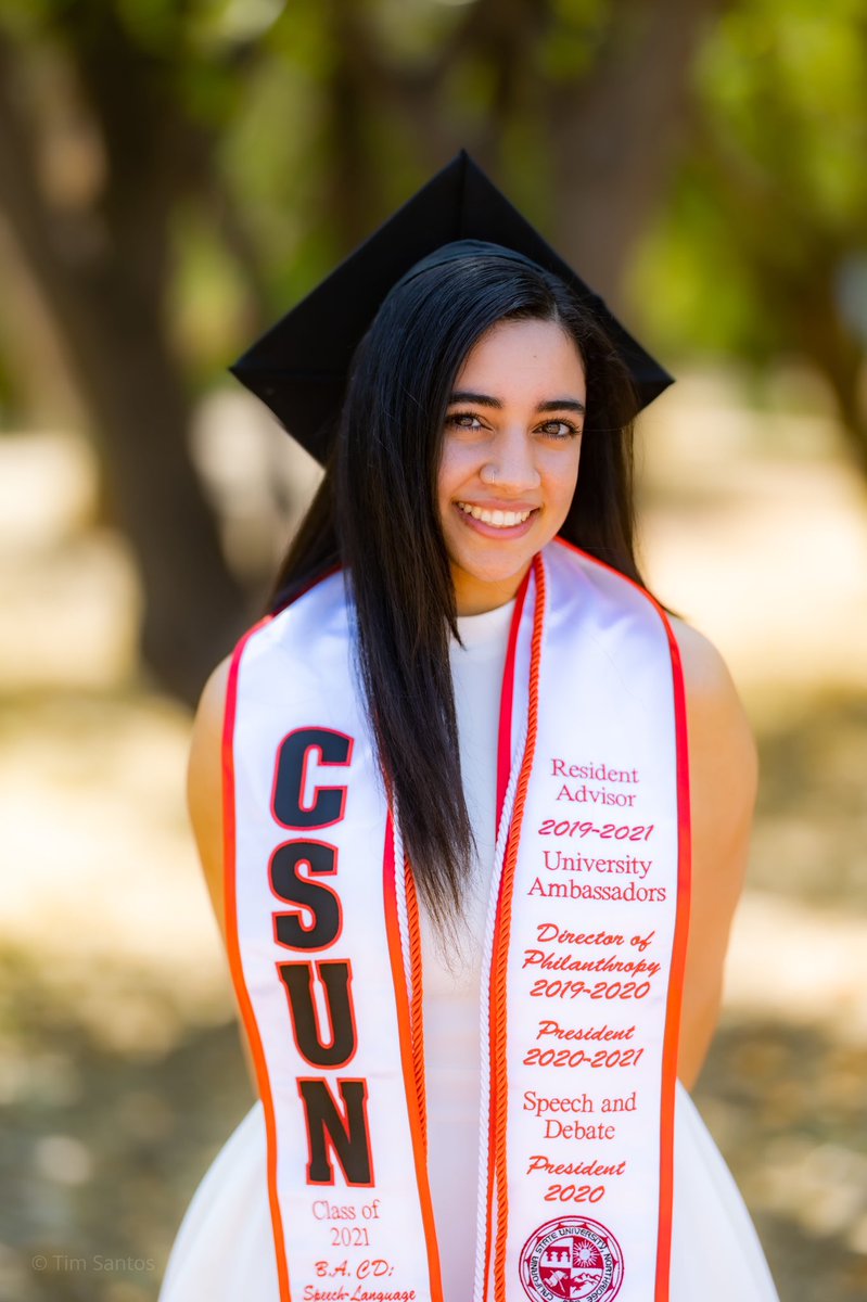miniibanana's tweet image. First-generation Afro-Latina with a degree ✔️
4.0 Major GPA✔️
Commencement speaker for College of Health and Human Development ✔️
Funding to pursue my Master’s at the University of Oregon in a Spanish bilingual program ✔️
#csun #csungrad 🥺🍾🎓❣️✨